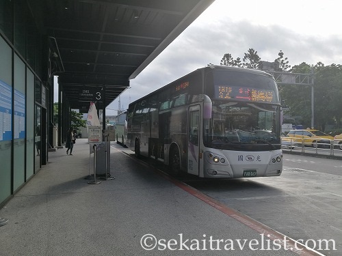台北駅から桃園空港へ バスの乗り方 ひとり旅のセカイ